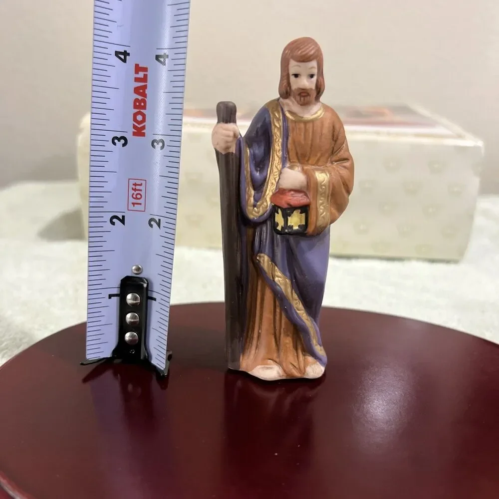 Nativity Set Hand Painted World Bazaars Crown Accents  11 pcs Christmas Holidays